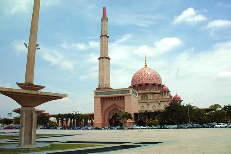 Putrajaya – Malaysia’s Modern Administrative Capital